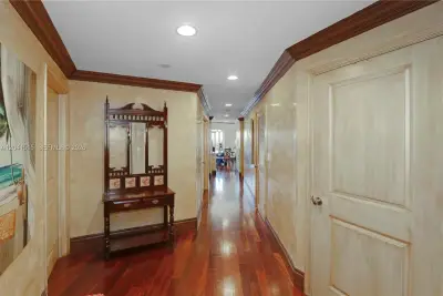 10 Aragon Ave #1216, Coral Gables: photo 1 of 41