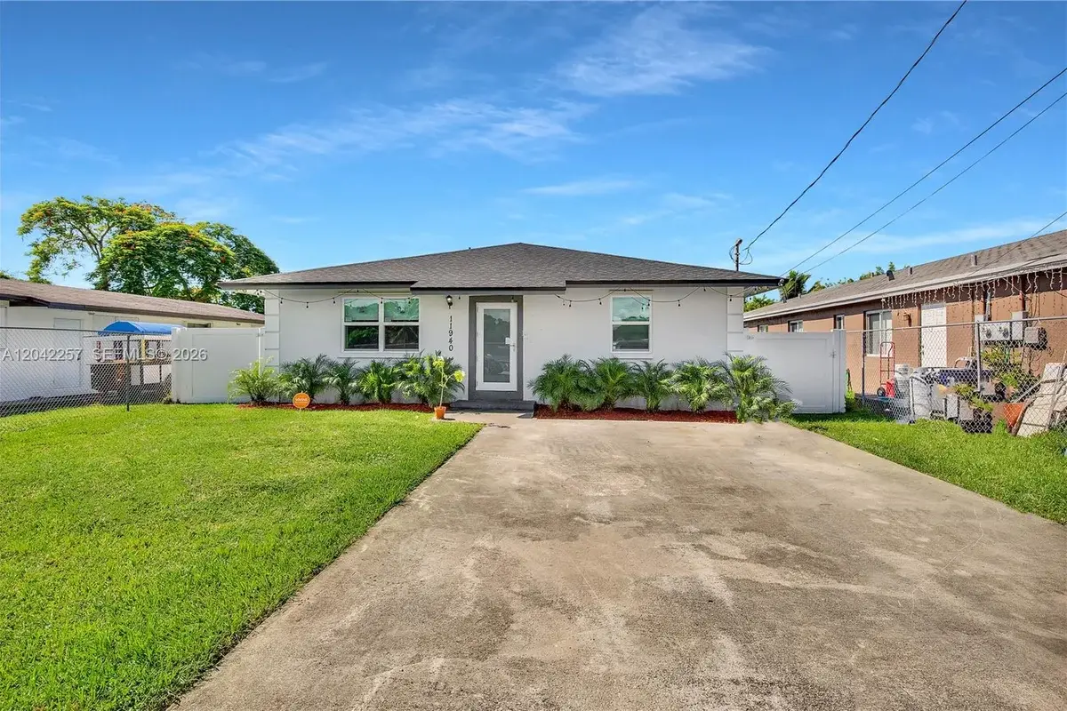 11940 SW 212th St, Miami: photo 1 of 21