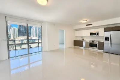 1010 SW 2nd Ave #1504, Miami: photo 1 of 15