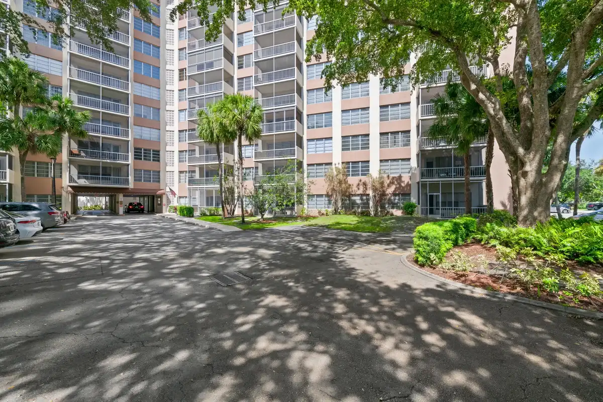 10777 W Sample #207, Coral Springs: photo 1 of 36