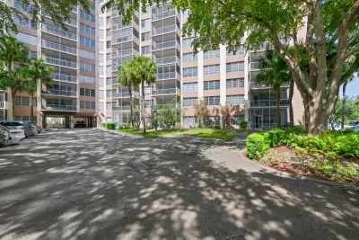 10777 W Sample #207, Coral Springs: photo 1 of 36