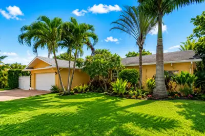 842 Fathom Rd W, North Palm Beach: photo 1 of 51