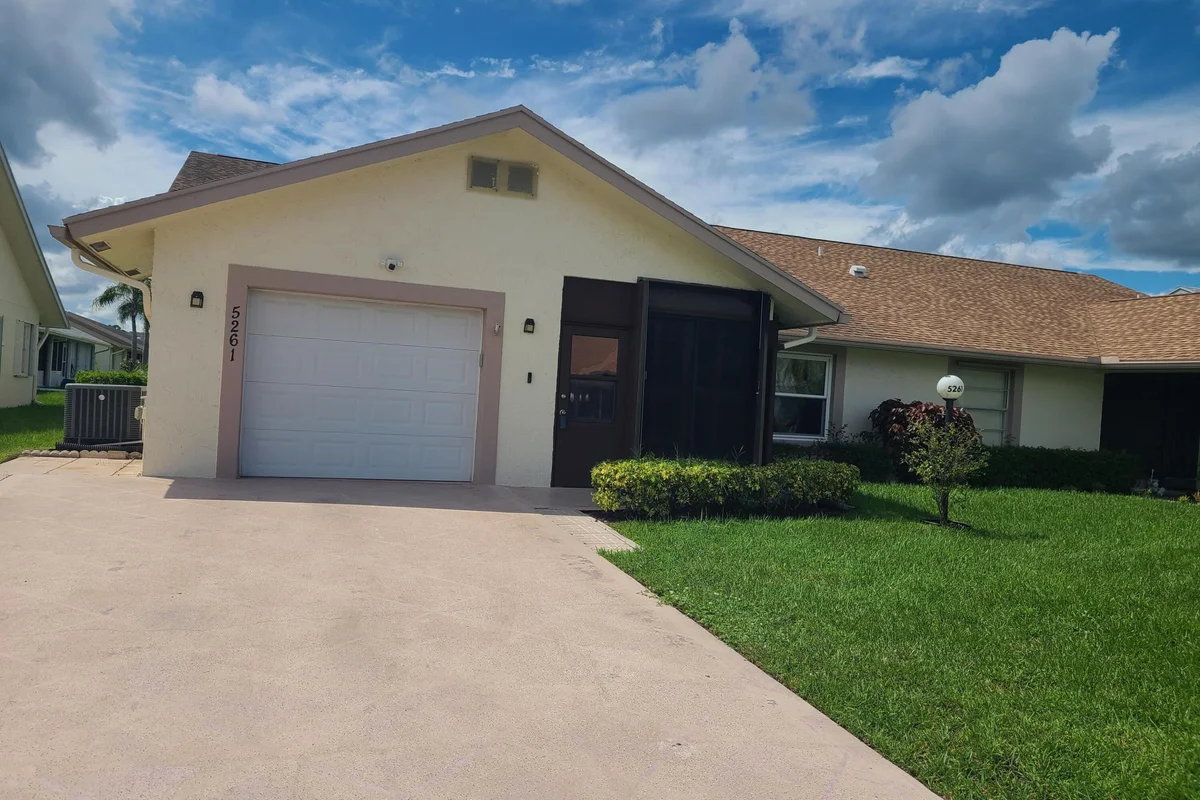 5261 Crystal Anne Dr, West Palm Beach: photo 1 of 23