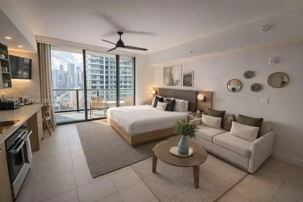159 NE 6th St #2606, Miami: photo 1 of 24