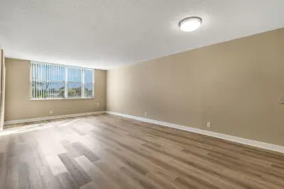 6870 Royal Palm Blvd #202m, Margate: photo 1 of 22