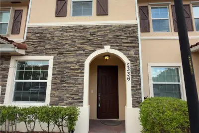 5336 Ashley River Rd, West Palm Beach: photo 1 of 43