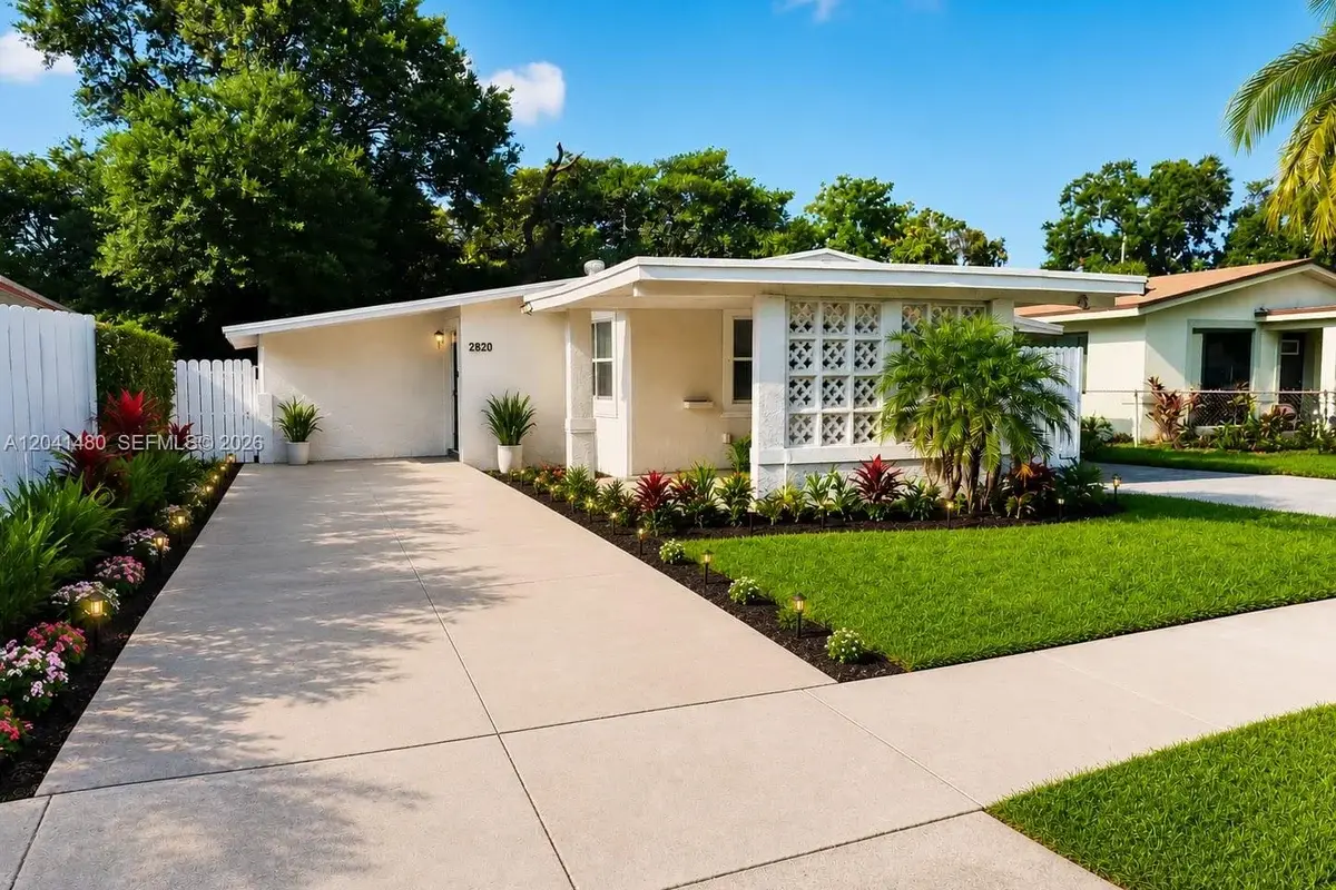 2820 NW 14th Ct, Fort Lauderdale: photo 1 of 15
