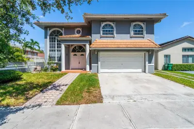 15251 NW 89th Ave, Miami Lakes: photo 1 of 43