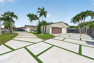 8430 SW 88th St, Miami: photo 1 of 67