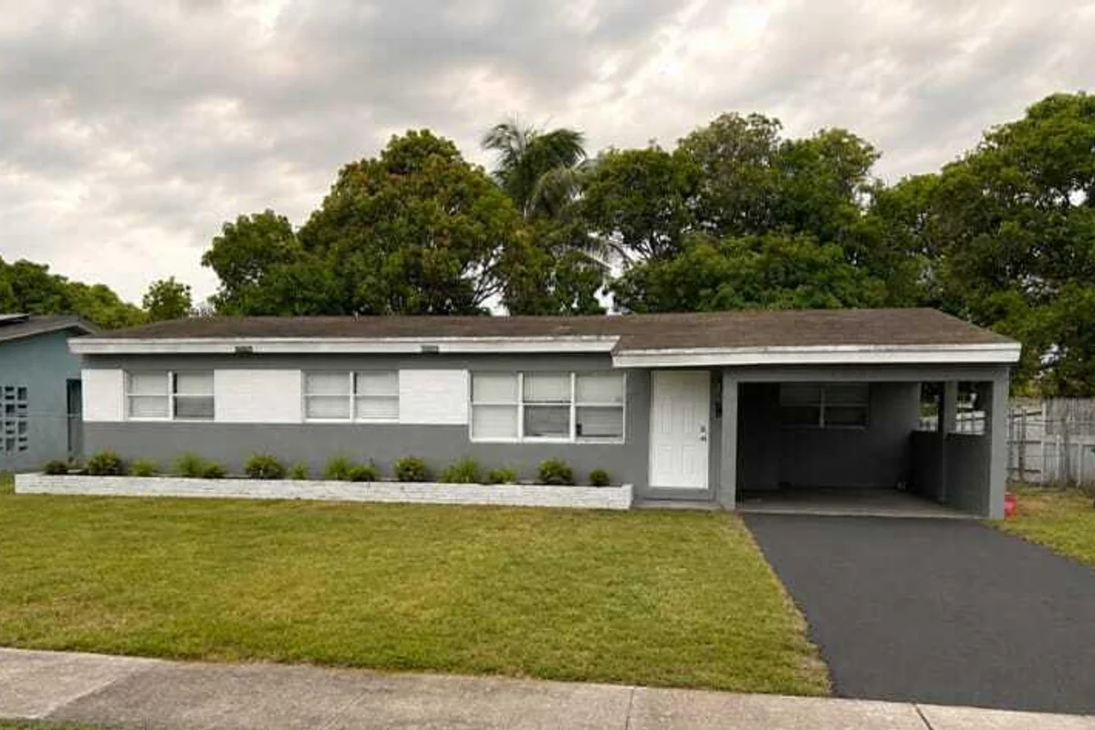 1067 Iroquois Ave, Fort Lauderdale: photo 1 of 20