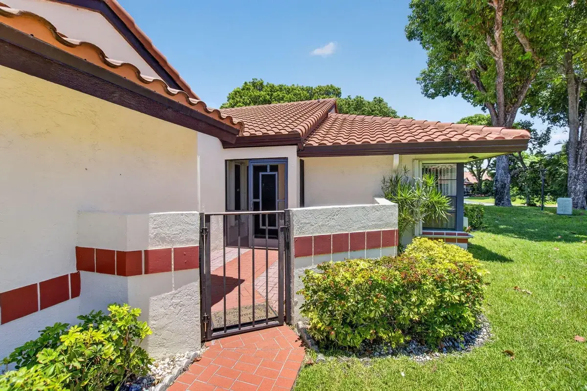 10546 Beach Palm Ct #B, Boynton Beach: photo 1 of 55