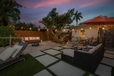 1521 SW 5th Ct, Fort Lauderdale: photo 1 of 33
