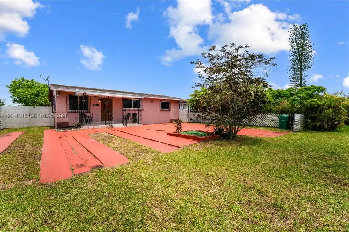 11941 SW 4th St, Miami: photo 1 of 40