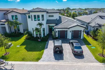 5746 Ashwood Cir W, Hollywood: photo 1 of 53