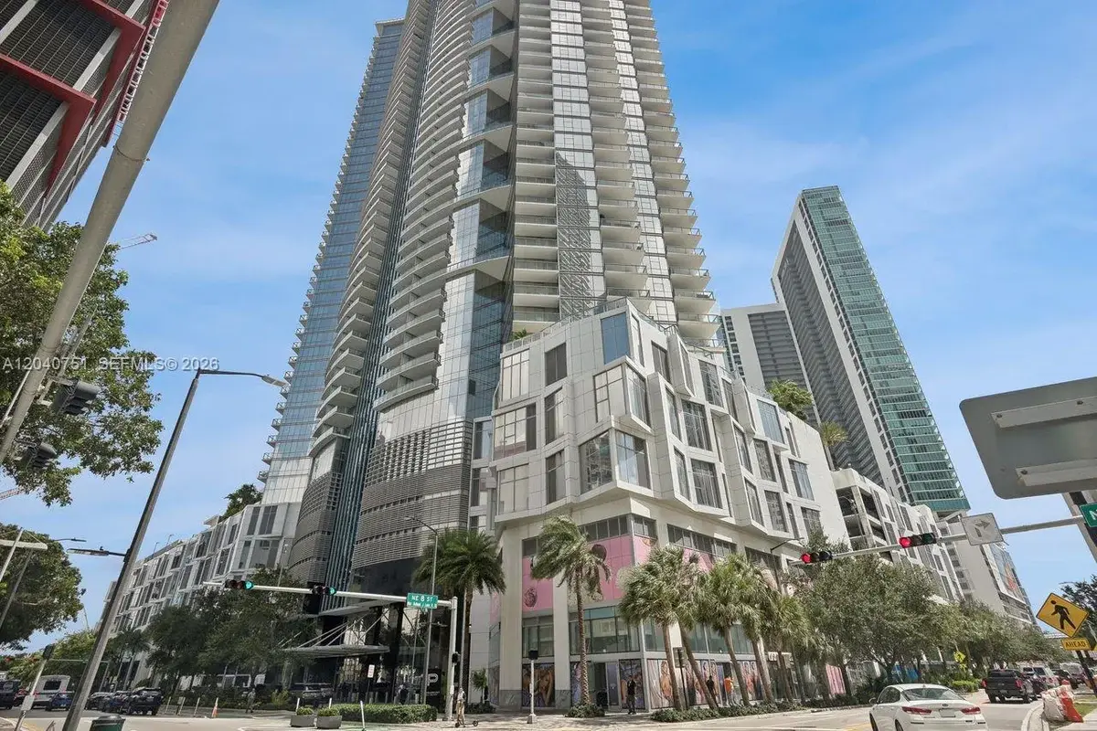 851 NE 1st Ave #1711, Miami: photo 1 of 16