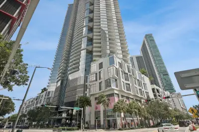 851 NE 1st Ave #1711, Miami: photo 1 of 16