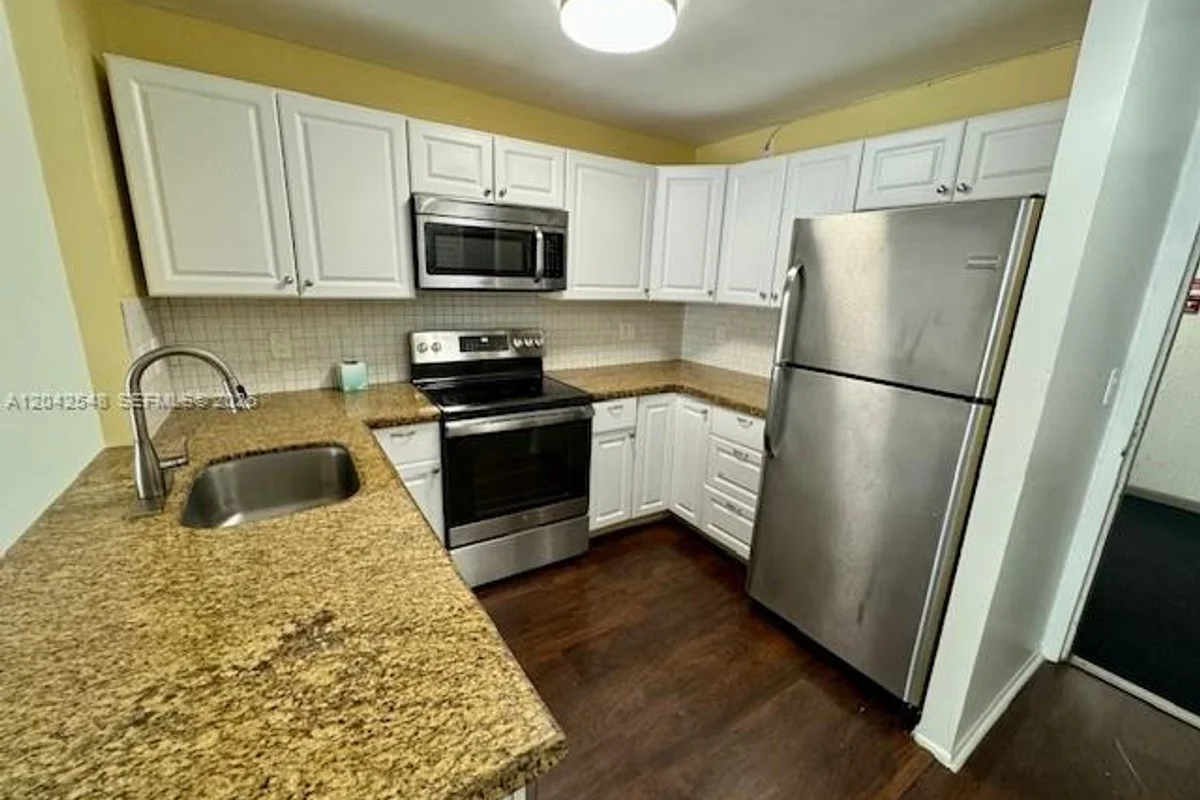 2029 NW 46th Ave #E202, Lauderhill: photo 1 of 21