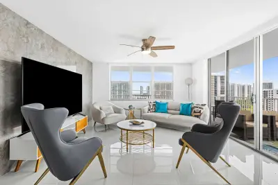 2851 NE 183rd St #2117, Aventura: photo 1 of 19