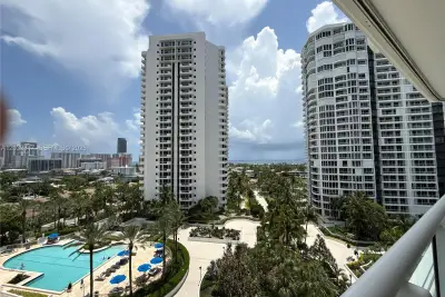 21205 Yacht Club Dr #1201, Aventura: photo 1 of 32
