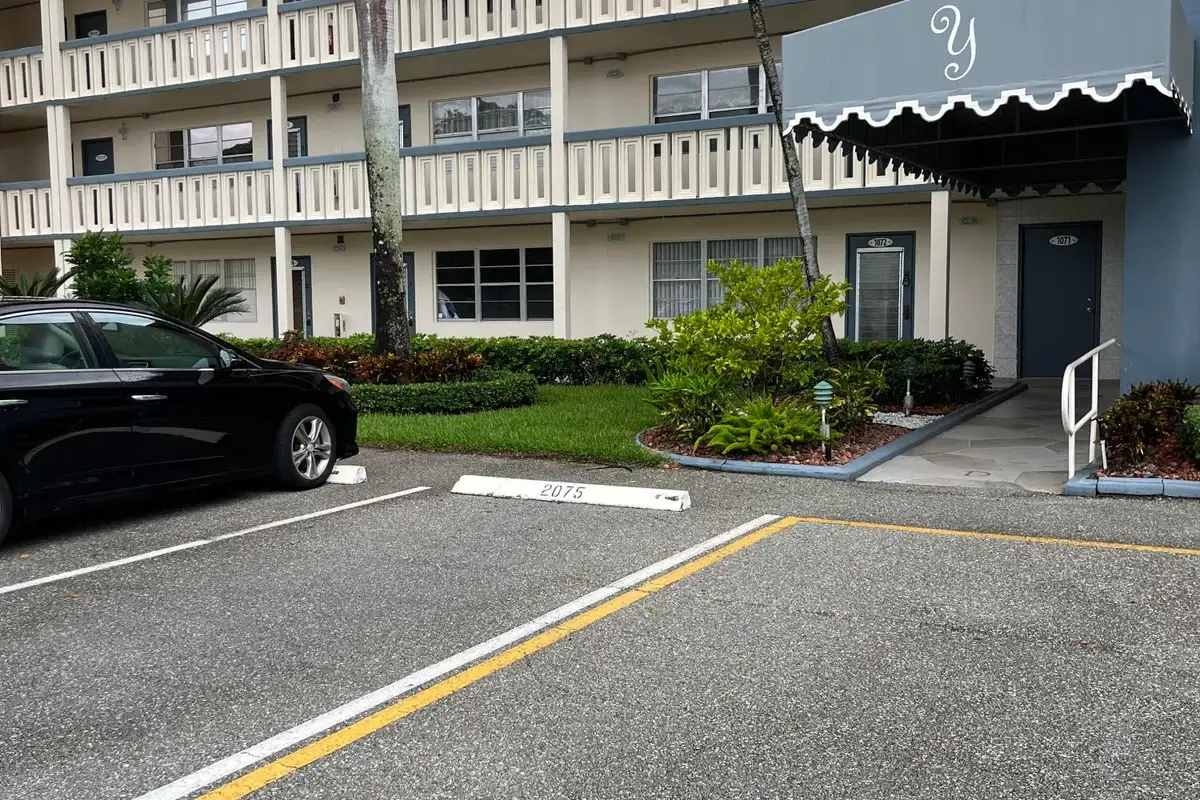 3089 Yarmouth E, Boca Raton: photo 1 of 14