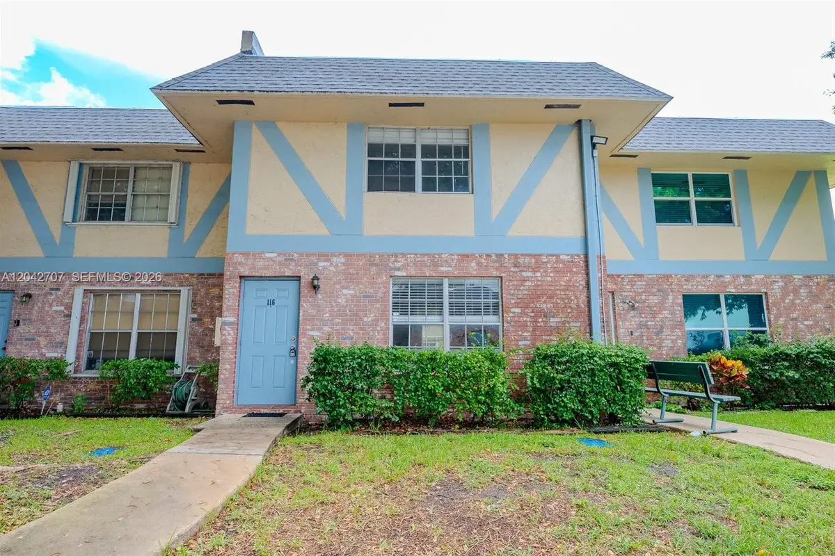 7501 Kimberly Blvd #116, North Lauderdale: photo 1 of 6