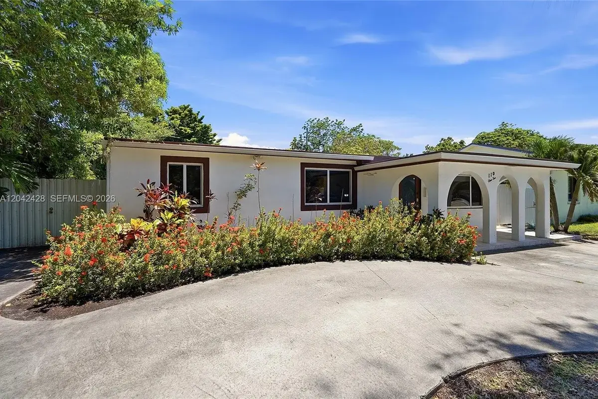 110 NW 125th St, North Miami: photo 1 of 37