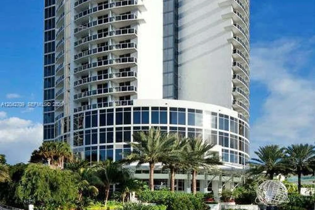 18001 Collins Ave #1702, Sunny Isles Beach: photo 1 of 13