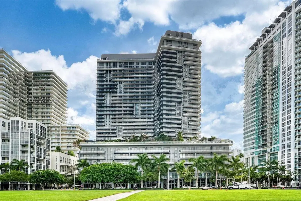 121 NE 34th St #2502, Miami: photo 1 of 18