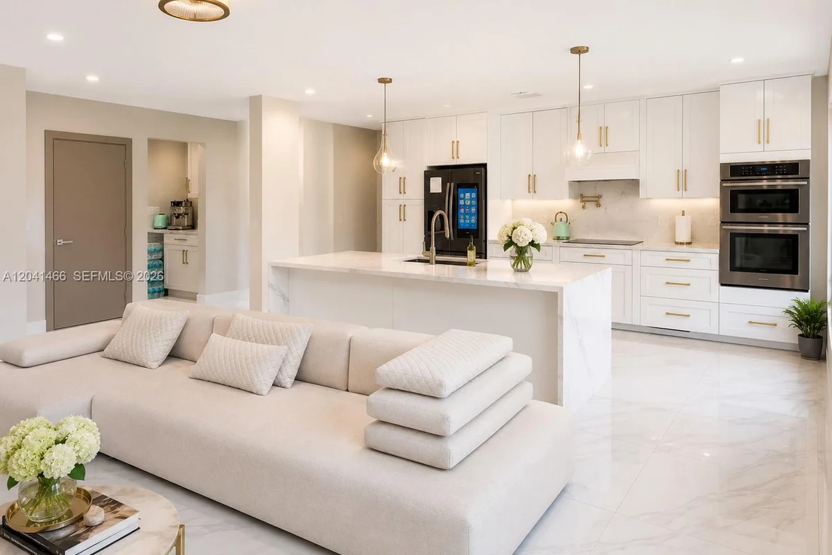 85 Gables Blvd, Weston: photo 1 of 27