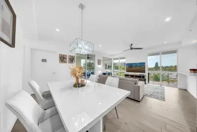 51 SE 19th Ave #303, Deerfield Beach: photo 1 of 34