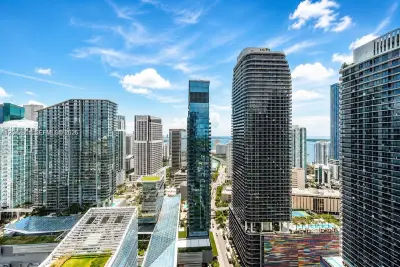 88 SW 7 St #3403, Miami: photo 1 of 11