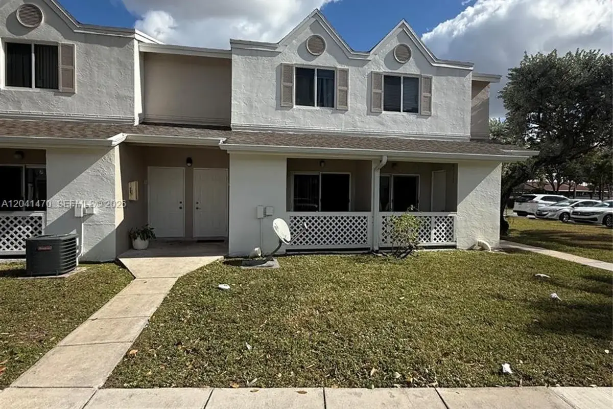 17515 NW 67th Ct #G-22, Hialeah: photo 1 of 25