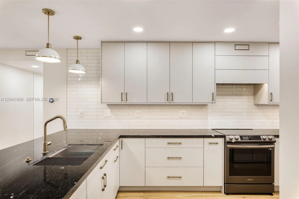 100 Edgewater Dr #142, Coral Gables: photo 1 of 25