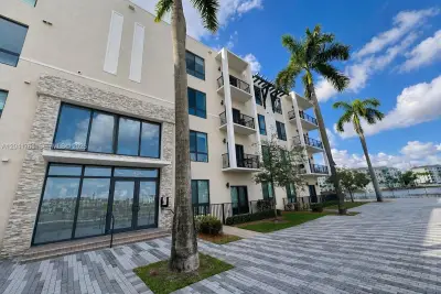 4636 NW 84th Ave #45, Doral: photo 1 of 27