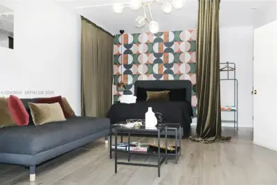 513 SW 18th Ct #2, Fort Lauderdale: photo 1 of 8