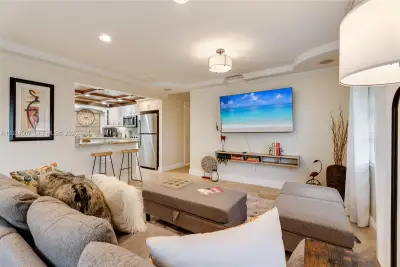 2225 NW 170th Ter, Miami Gardens: photo 1 of 32