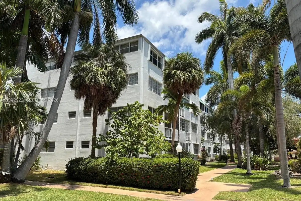 1333 E Hallandale Beach Blvd #134, Hallandale Beach: photo 1 of 11