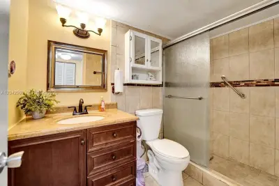 1000 Colony Point Cir #422, Pembroke Pines: photo 1 of 65