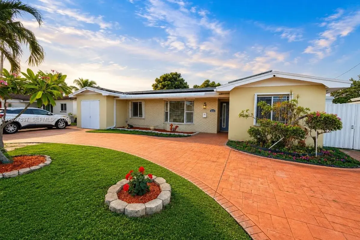 7513 Grant Ct A, Hollywood: photo 1 of 11
