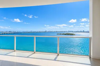 725 NE 22nd St #14E, Miami: photo 1 of 12