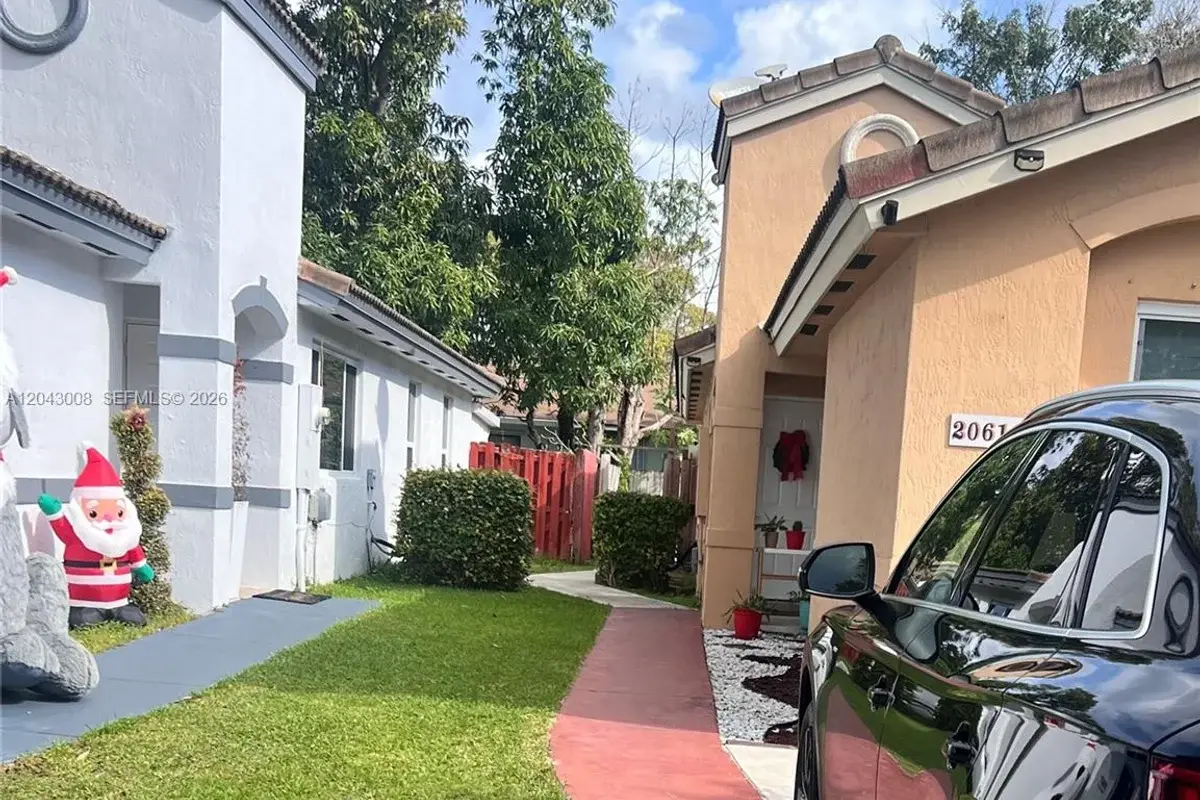 20613 SW 93rd Ave #2, Cutler Bay: photo 1 of 24