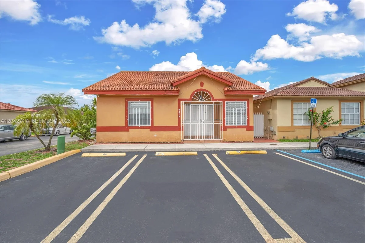 9018 NW 120th St #133, Hialeah Gardens: photo 1 of 28