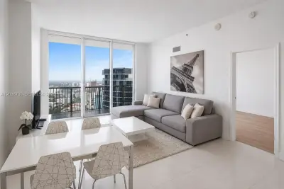 1750 N Bayshore Dr #3811, Miami: photo 1 of 17
