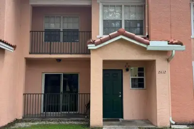 2412 Belmont Ln, North Lauderdale: photo 1 of 14