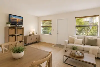 215 NE 16th Ave #203, Fort Lauderdale: photo 1 of 37
