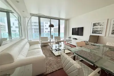 1331 Brickell Bay Dr #406, Miami: photo 1 of 11