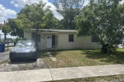 1226 NW 23rd Ter, Fort Lauderdale: photo 1 of 10