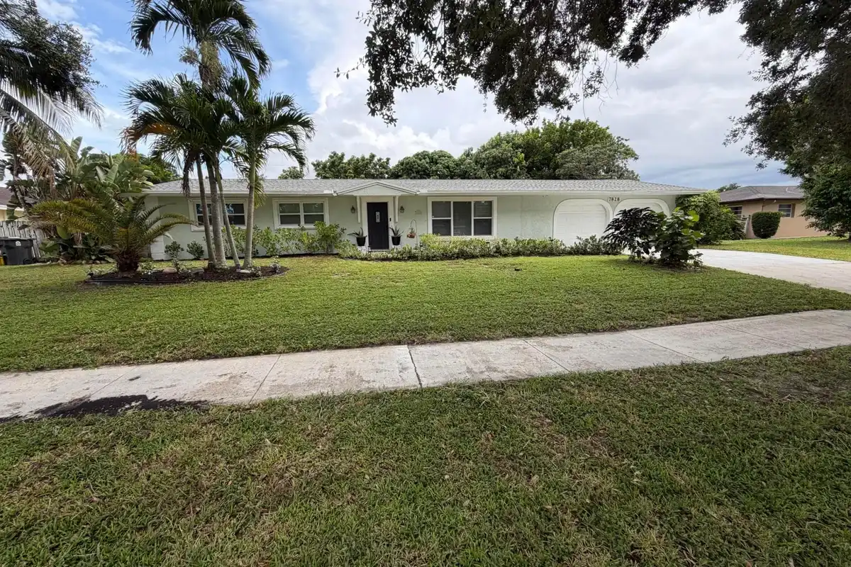 7828 Saint Andrews Rd, Lake Worth: photo 1 of 32