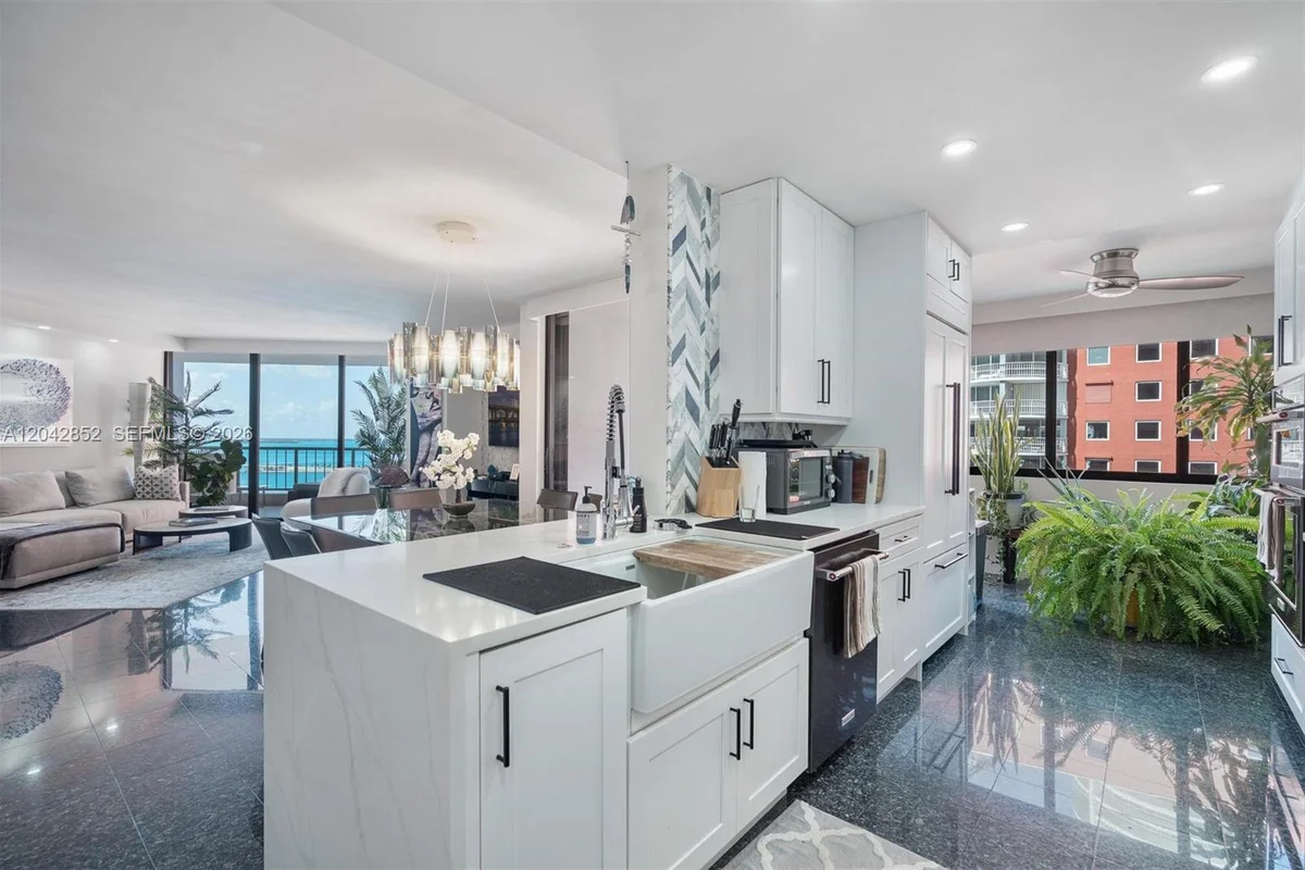 1581 Brickell Ave #1805, Miami: photo 1 of 26