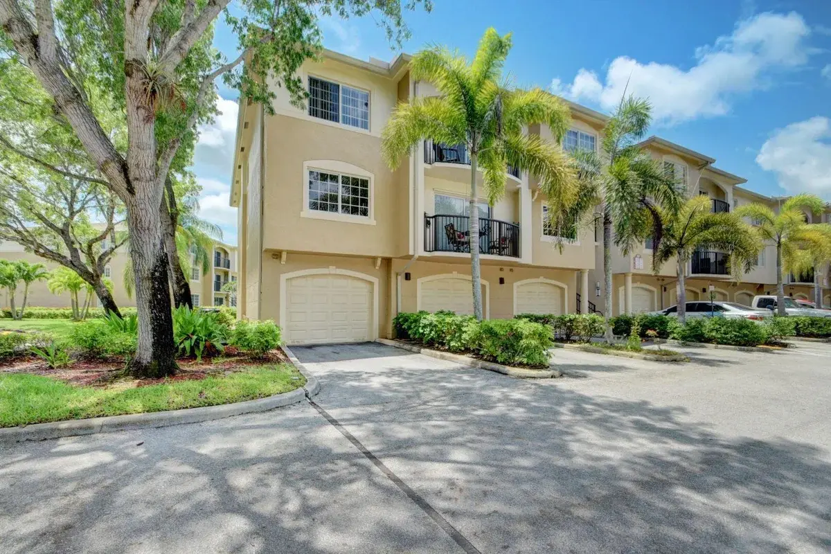 300 Crestwood Ct N #307, Royal Palm Beach: photo 1 of 29